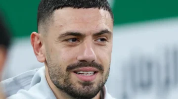 مشاركة ميريح ديميرال.. تحول مفاجئ في قائمة الأهلي السعودي قبل مواجهة ضمك المرتقبة